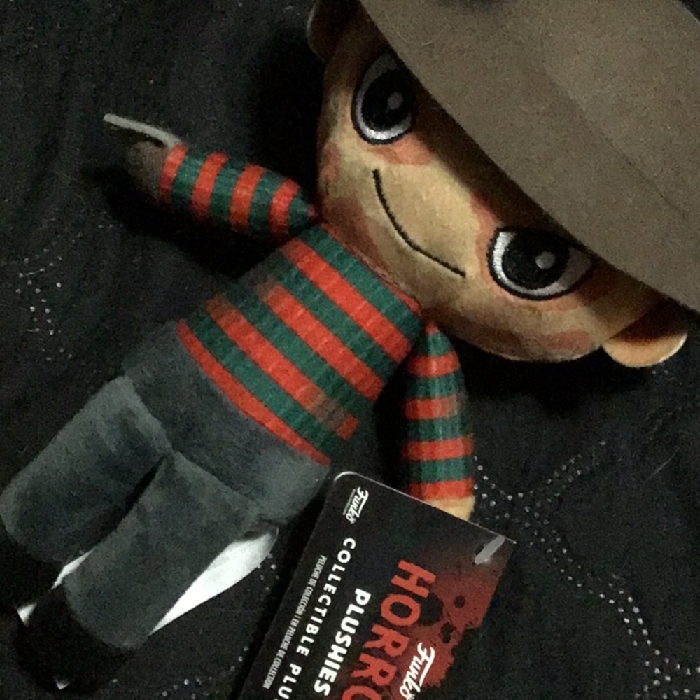 Freddy Kruger Horror Plushy - Picture 2 of 2